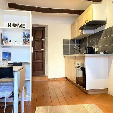 - Vieille - 7mn - 2mn Restaurant Musee Commerce