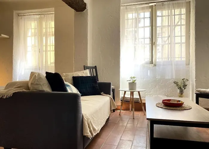 - Vieille - 7mn - 2mn Restaurant Musee Commerce