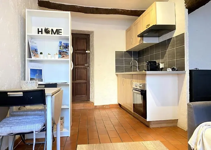 - Vieille - 7mn - 2mn Restaurant Musee Commerce