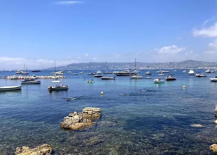 - Vieille - 7mn - 2mn Restaurant Musee Commerce